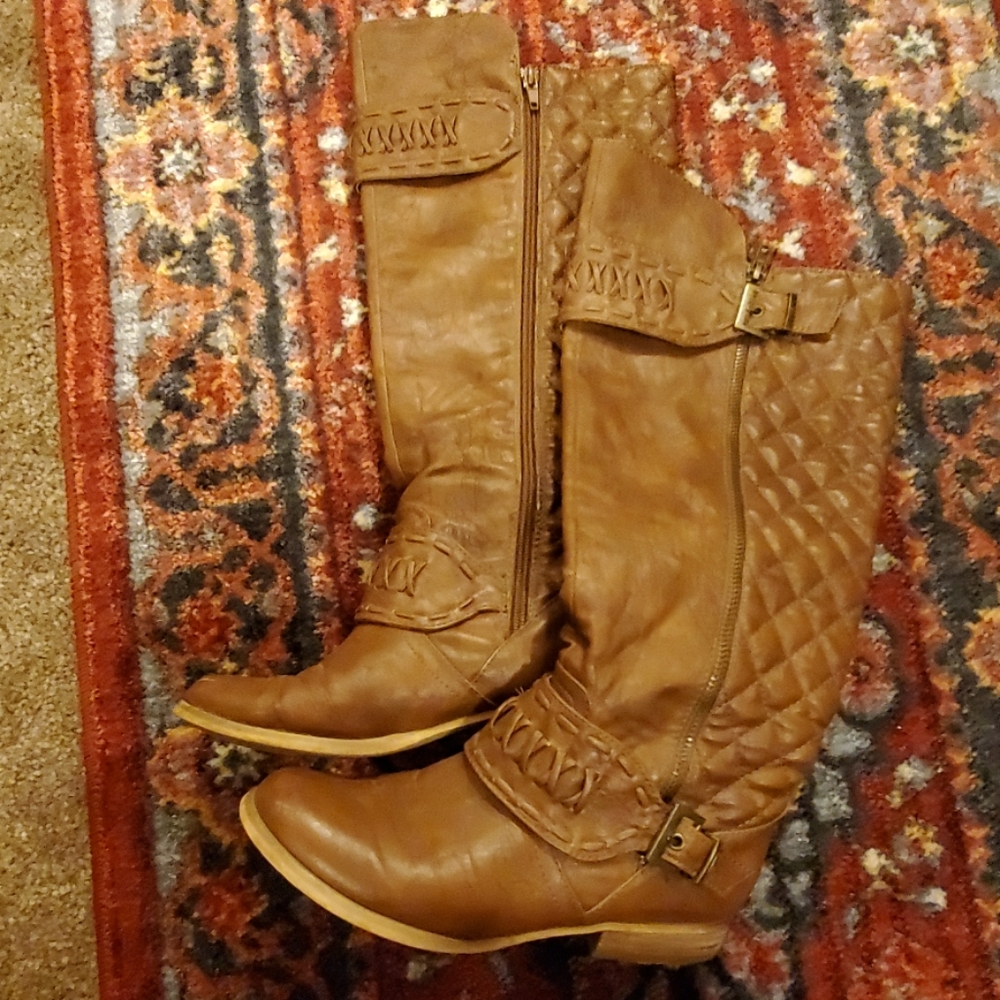 Tan/ brown leather boots